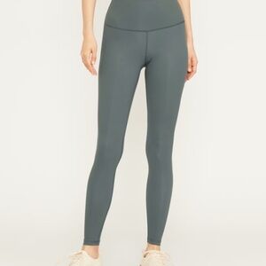 Everlane The perform Legging size Large In Pine New with tag